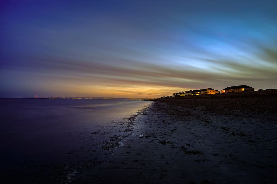 seashore during night time, Gradient, beach, water, sunset, dusk HD wallpaper