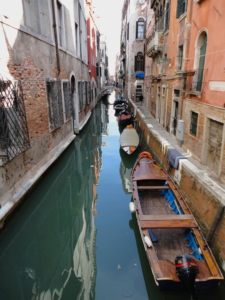 Venice, Italy, Canal, Water, Buildings, gondolas, boats, reflections, HD wallpaper