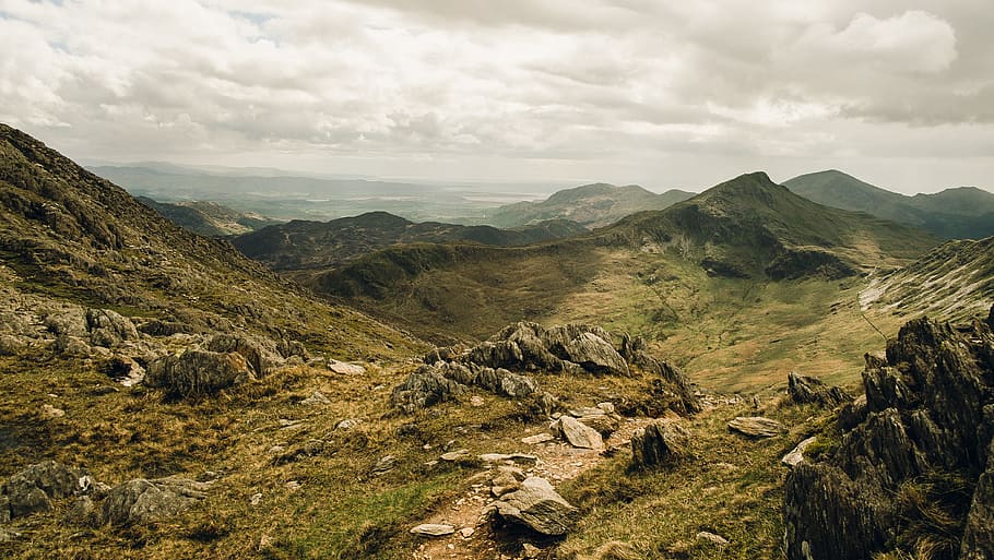 gray and green mountain photography, rocky mountain during daytime HD wallpaper