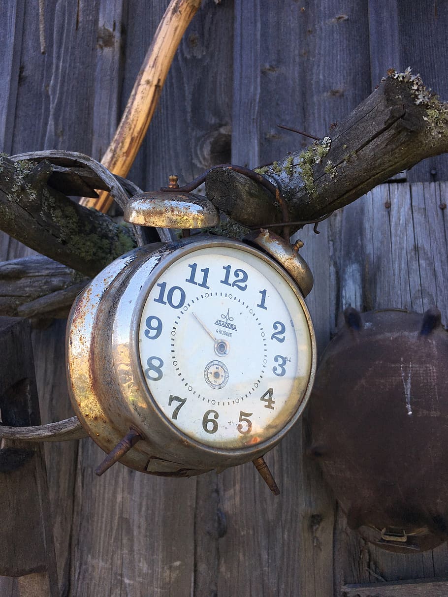alarm clock, old clock, vintage clock, wood - material, no people HD wallpaper