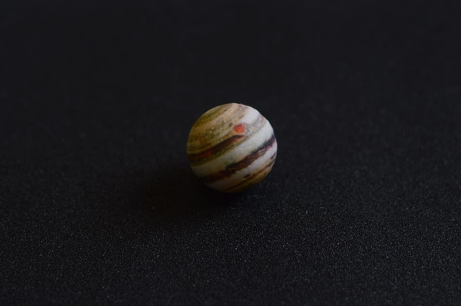 gypsum, model, jupiter, studio shot, black background, close-up HD wallpaper
