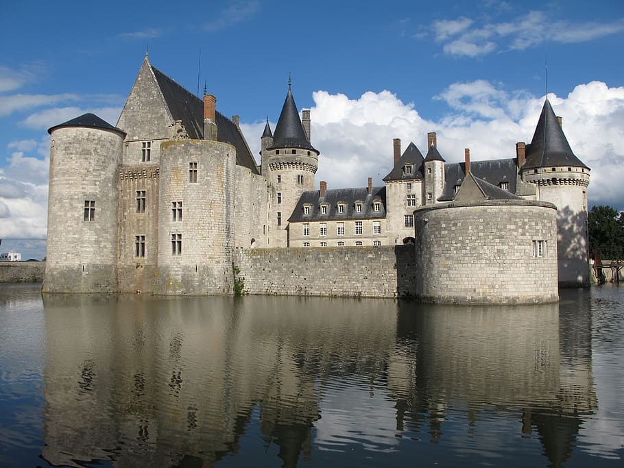 gray and black concrete castle, château of de sully sur loire, HD wallpaper