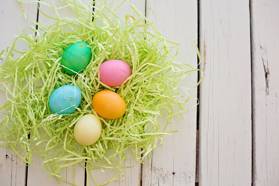 five Easter eggs, colorful, pastels, holiday, spring, celebration HD wallpaper