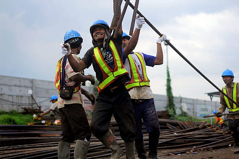 Construction, Worker, Concrete, labor, task, build, development HD wallpaper