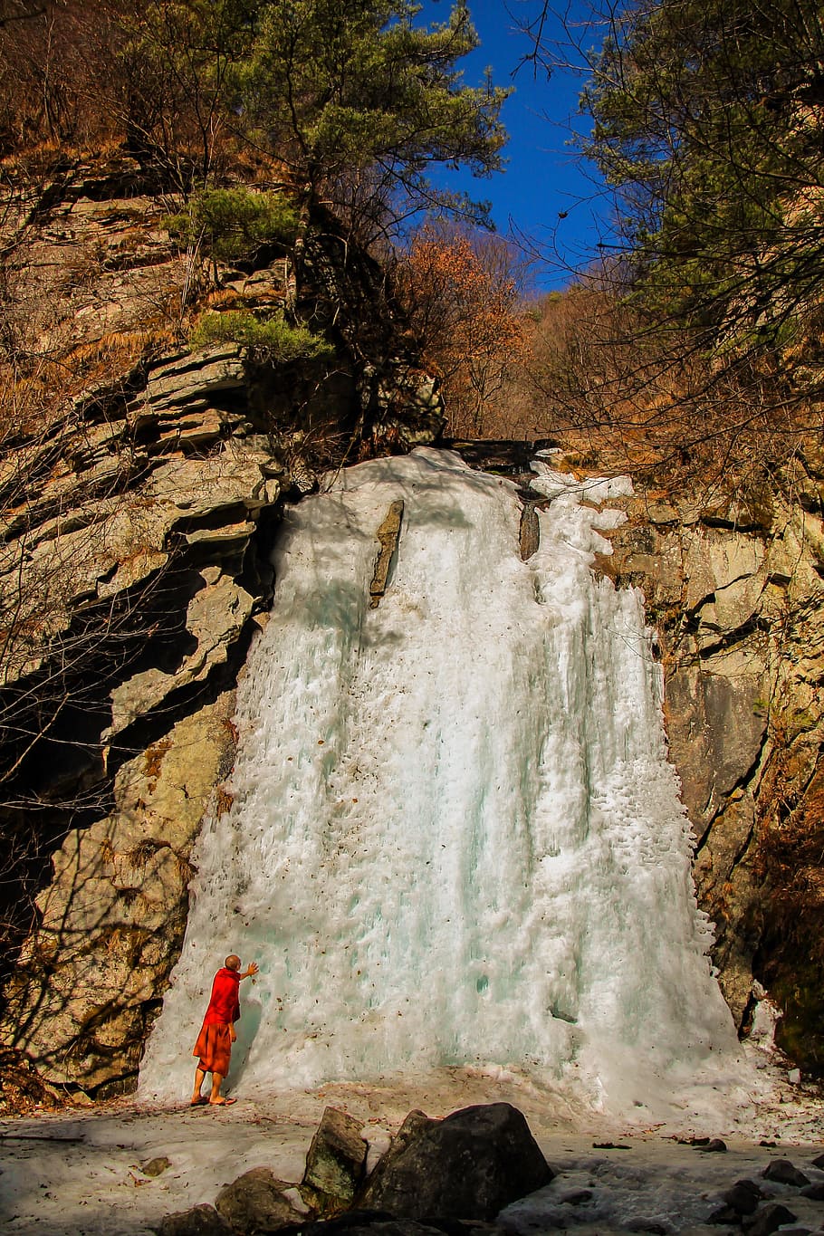 Theravada Buddhism, Freezing Fall, snowing fall, waterfall HD wallpaper