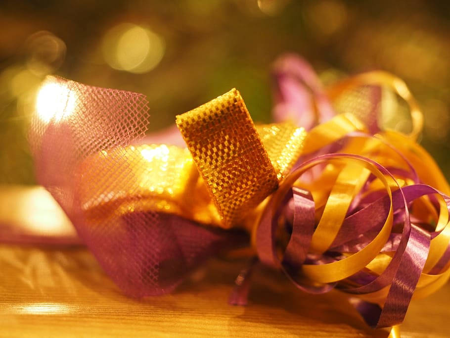 close-up photo of yellow gift wrap, loop, packaging, decoration HD wallpaper