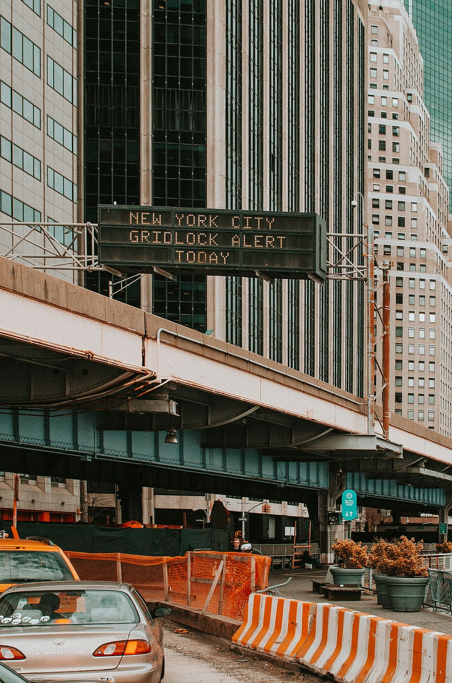 New York City Gridlock Alert Today signage board, New York City Gridlock Alert Today LED sign at daytime HD wallpaper
