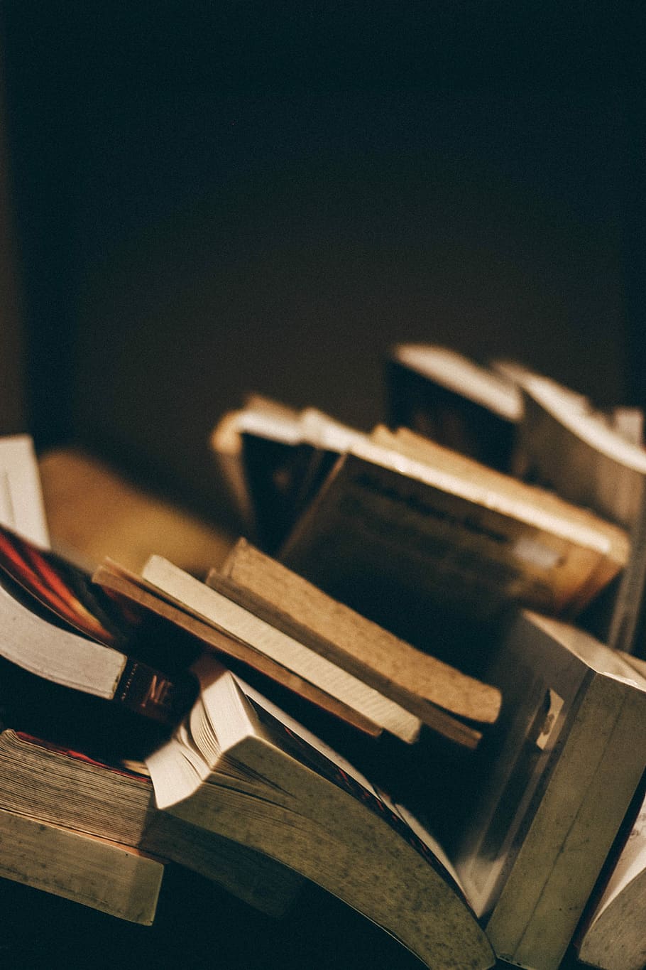 shallow focus photography of books, closeup photography of books closed HD wallpaper