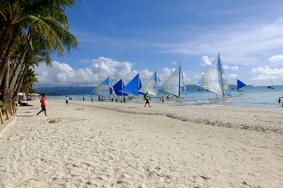 people standing on beach sand, white beach, boracay, cloud HD wallpaper
