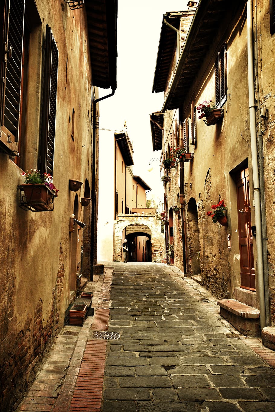 Hd Wallpaper Alley Between Concrete Buildings During Daytime Italy Street Wallpaper Flare