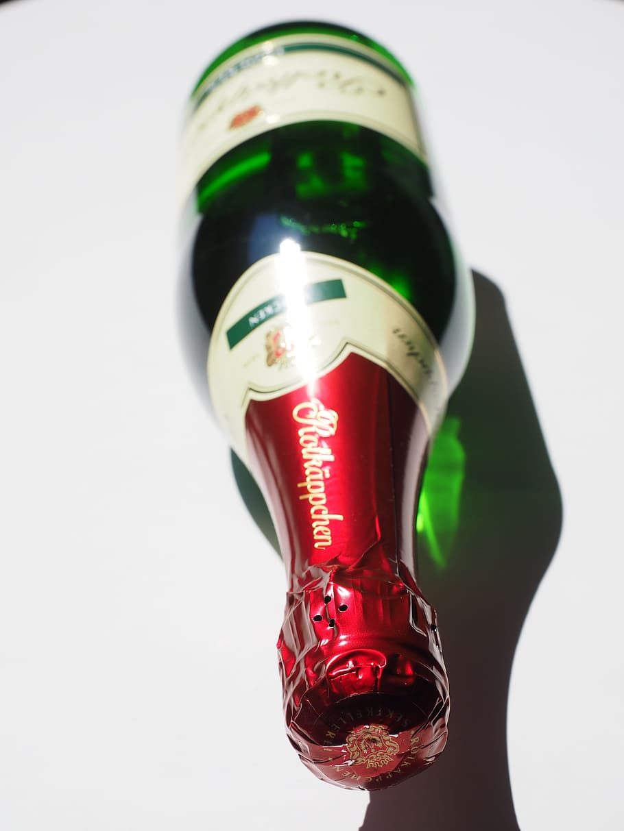 Bottle Of Sparkling Wine, Champagne, alcohol, rotkäppchen, studio shot, HD wallpaper