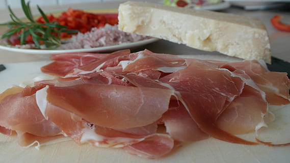raw meat on table, ham, parma ham, smoked, food, delicious HD wallpaper