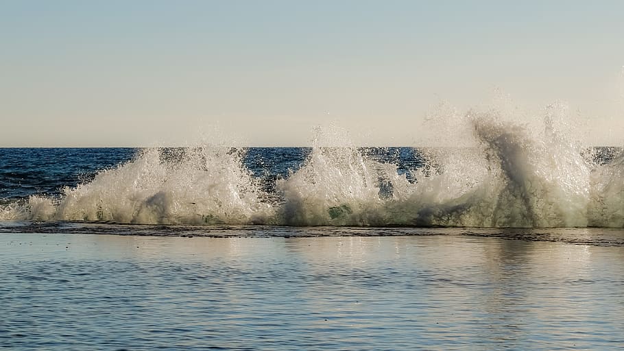 wave, crushing, spray, water, drops, splash, liquid, motion HD wallpaper