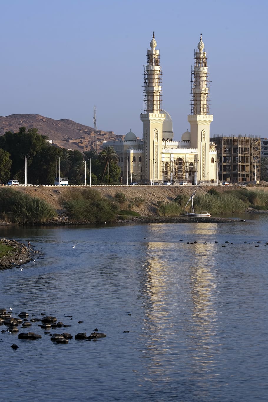 river nile, aswan, mosque, construction, architecture, timber scaffolding HD wallpaper