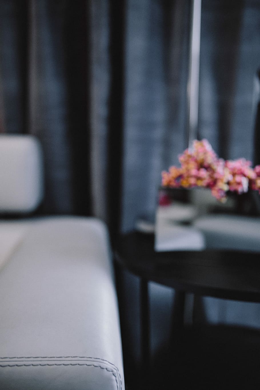 Minimal interior design, minimalist, sofa, furniture, gray, grey HD wallpaper