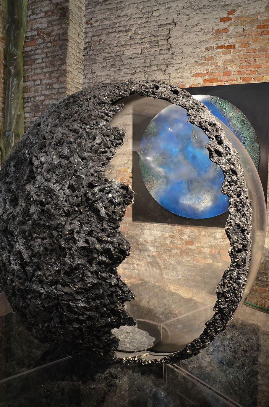 Art, Earth, Biennale, Globe, installation, review, by looking HD wallpaper