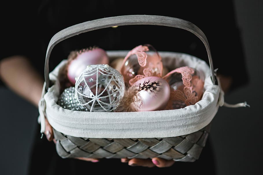 Round dinner table decorated with easter motifs, grey, holidays HD wallpaper
