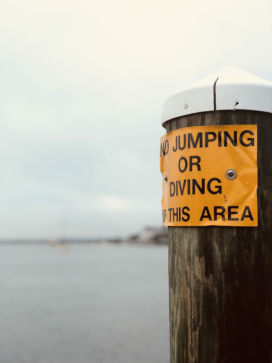 no jumping or diving of this area poster, no jumping or diving on this area signage beside ocean HD wallpaper