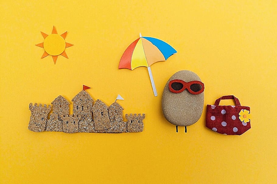 red handbag and multicolored umbrella wall decoration, beach HD wallpaper