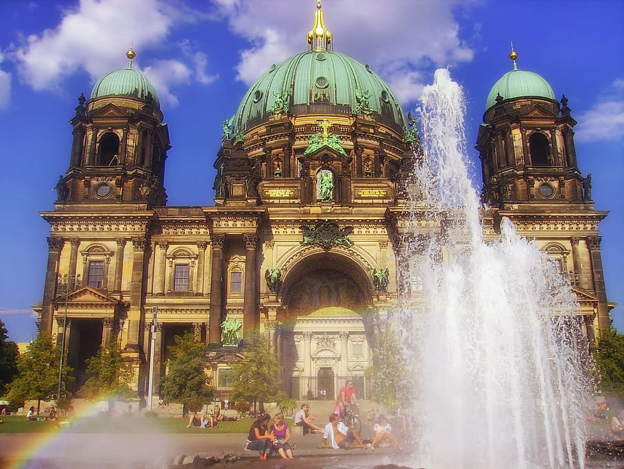 Berlin Cathedral in Germany, architecture, fountain, rainbow HD wallpaper