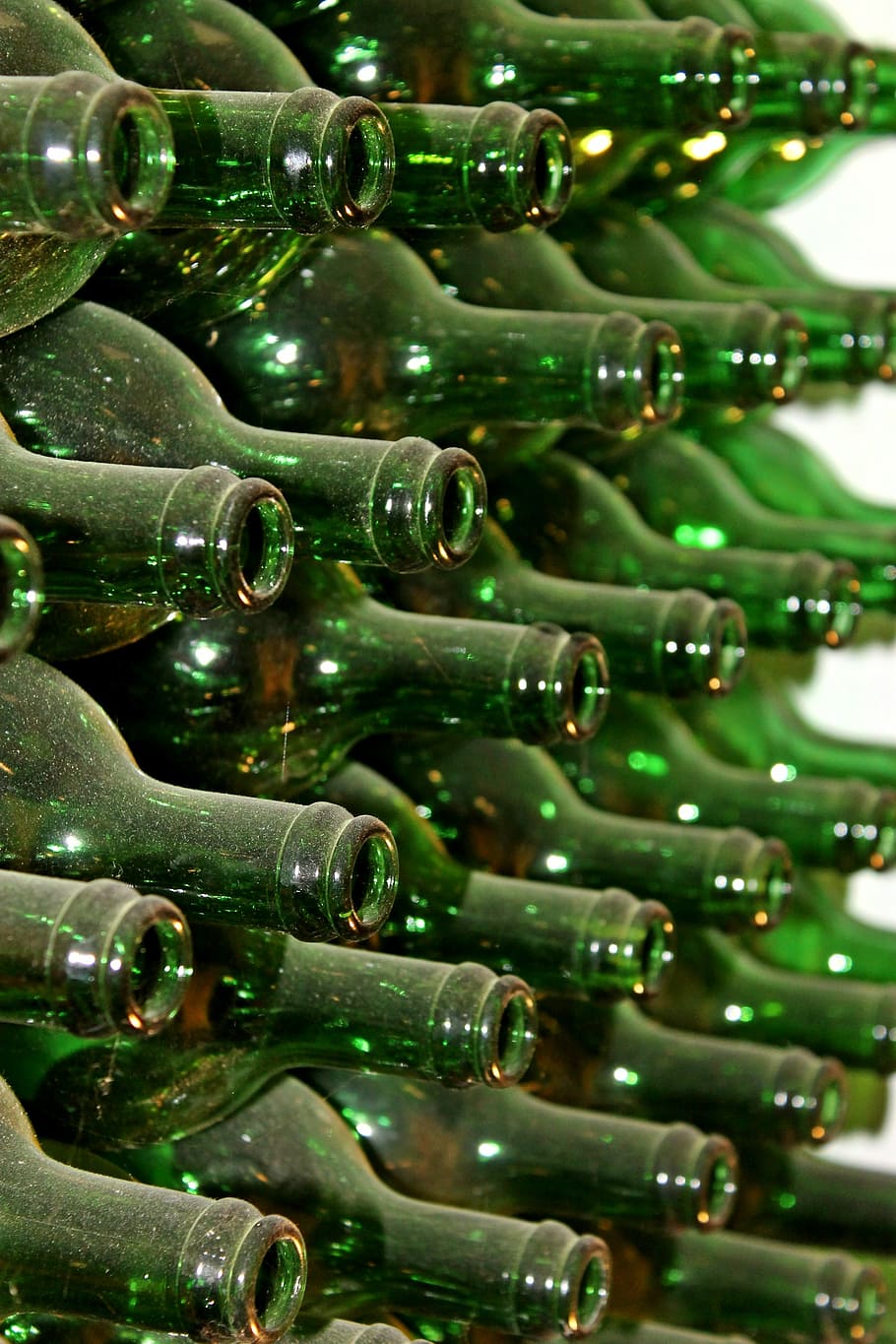 bottle, cellar, dusty, powder, dirt, glass, glasses, colored glass HD wallpaper
