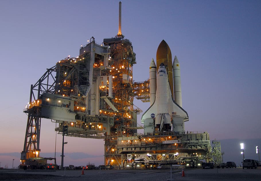 Space Shuttle Discovery, Launch Pad, exploration, vehicle, booster, HD wallpaper