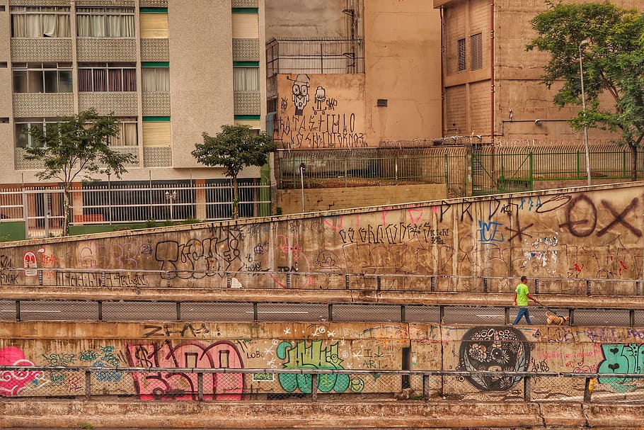 graffiti wall arts, photo of painted walls on street beside building during daytime HD wallpaper