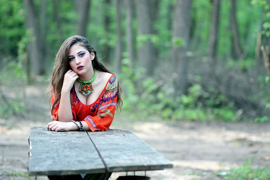 woman in reed dress leaning on table, girl, orange, forest HD wallpaper
