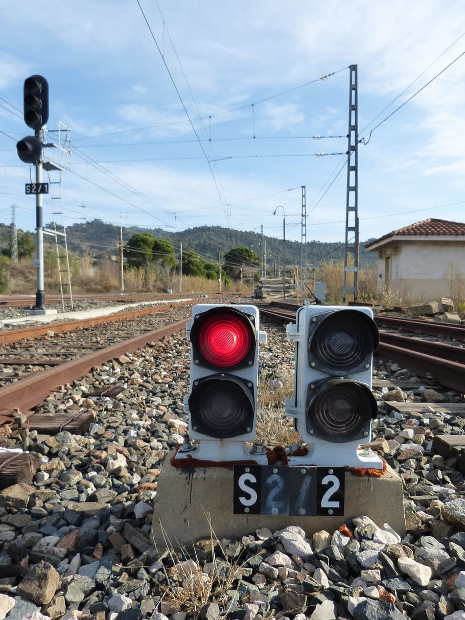pathways, traffic light, train, railway, station, technology HD wallpaper