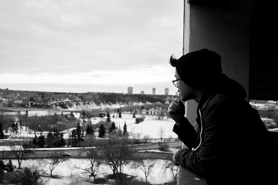 guy, looking, thinking, city, view, winter, snow, hat, toque HD wallpaper
