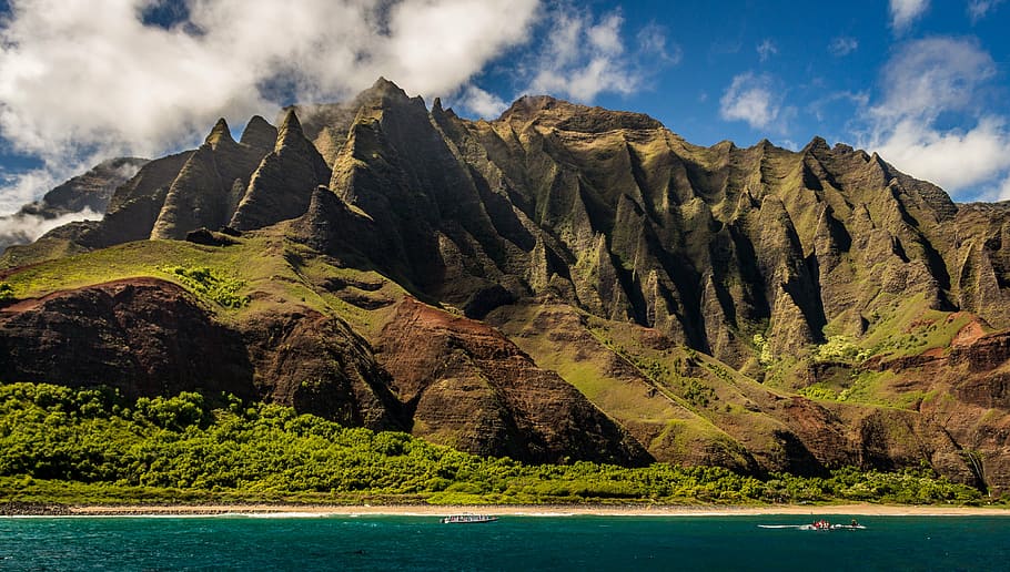 landscape photography of mountain near body of water, hawaii HD wallpaper