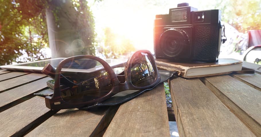 wood, sunglasses, camera, table, accessories, book, close -up HD wallpaper