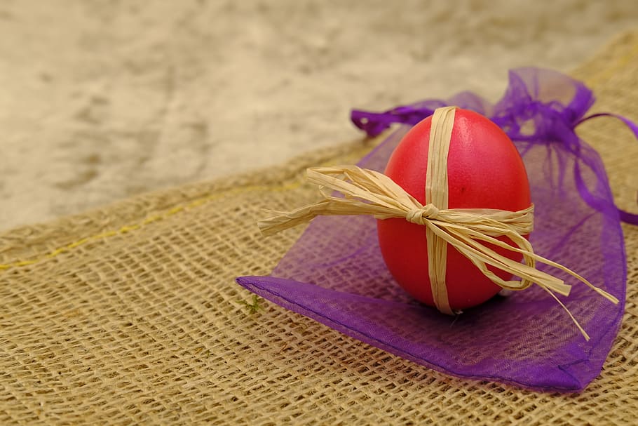 easter, easter egg, easter celebration, give, gift, easter greetings HD wallpaper
