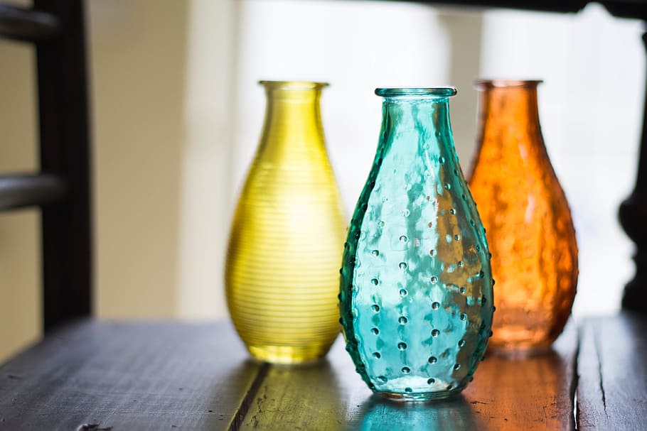 Closeup shot of glass vases on a house table, various, glass - Material HD wallpaper