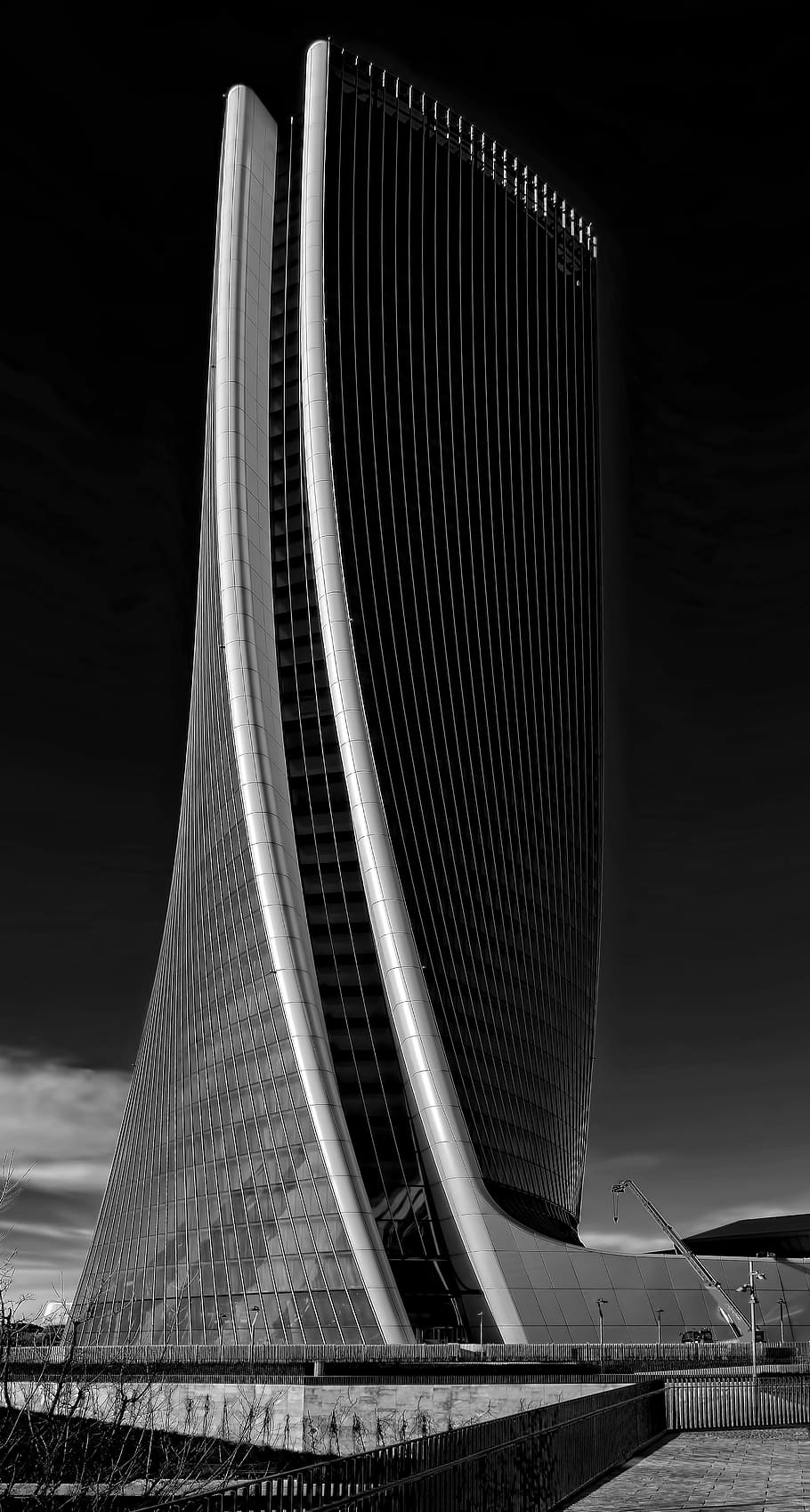 grayscale photo of architectural building, concrete building illustration HD wallpaper
