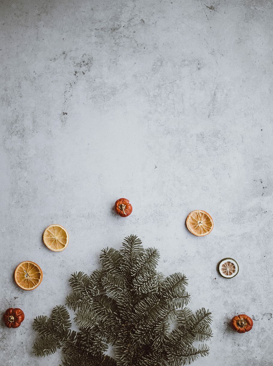 Christmas background, sliced fruits decor, flatlay, orange, slices HD wallpaper