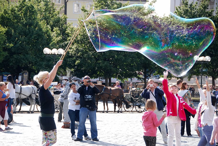 Artist, Soap Bubbles, children's games, lightness, colors, outside HD wallpaper