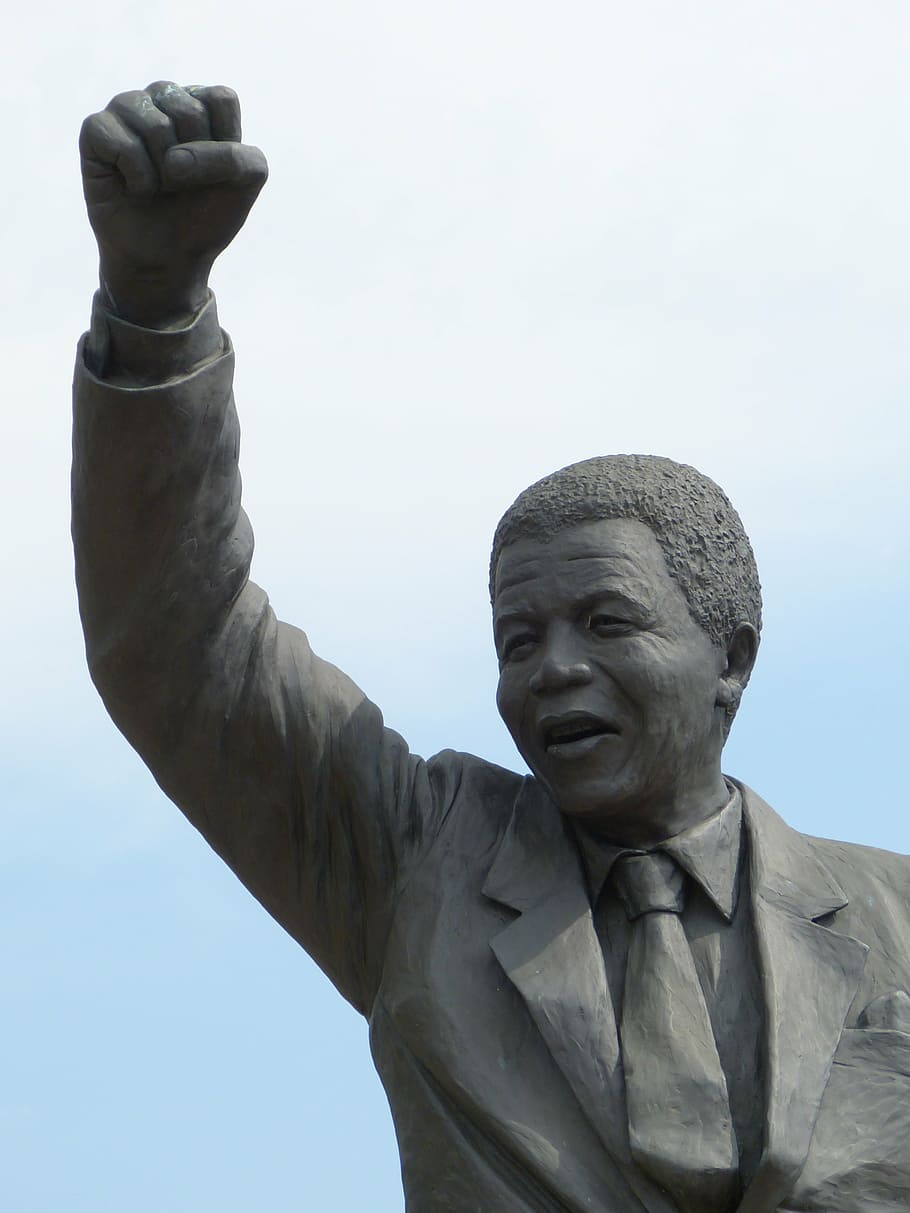 man raising his hand statue, south africa, cape town, monument