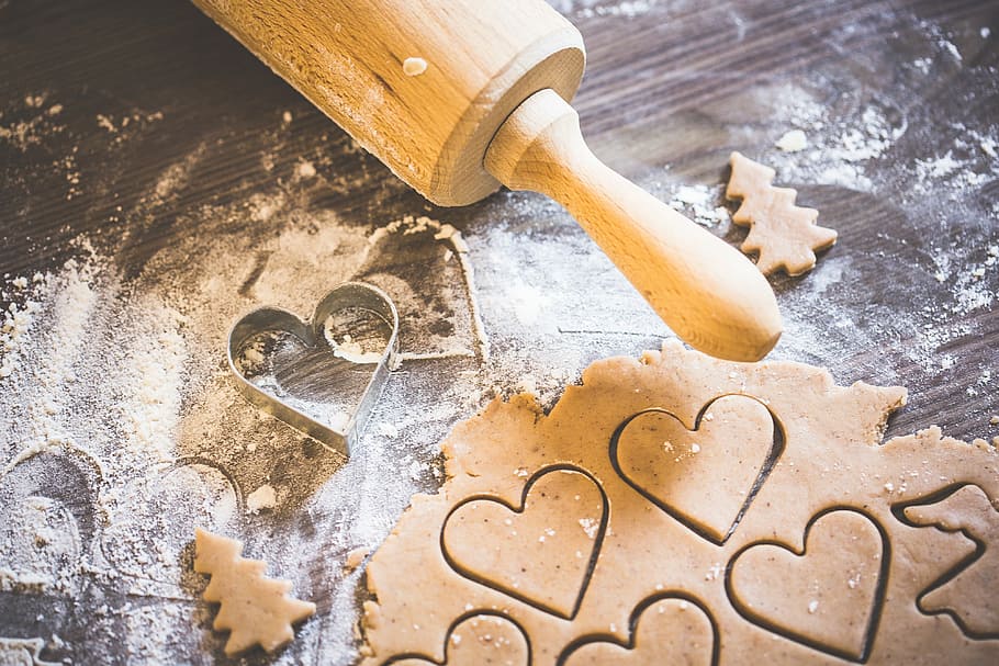 Preparing Christmas Sweets: Lovely Hearts, baking, christmas baking, HD wallpaper