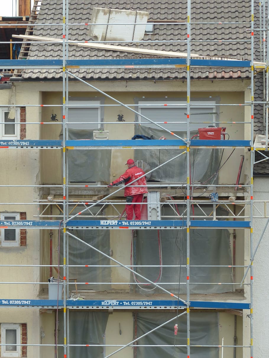 man on white scaffolding during daytime, house construction, maurer, HD wallpaper