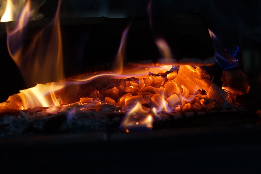fire, heiss, burn, flame, wood, burning, fire - natural phenomenon HD wallpaper