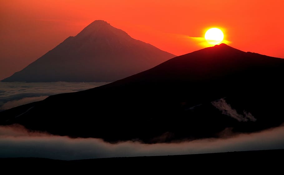 silhouette of mountain during golden hour, volcano, sunset HD wallpaper