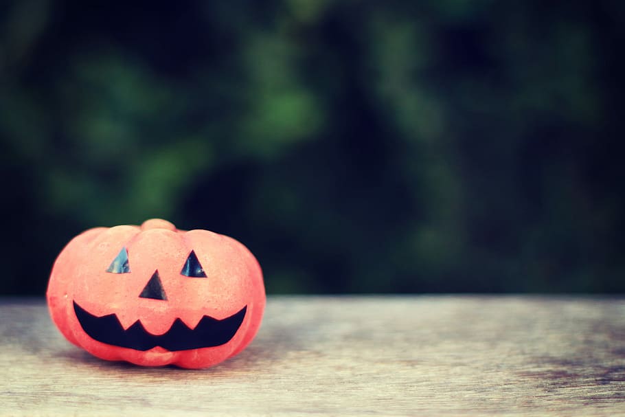 jack o lantern on brown wooden surface photography, pumpkin, halloween HD wallpaper