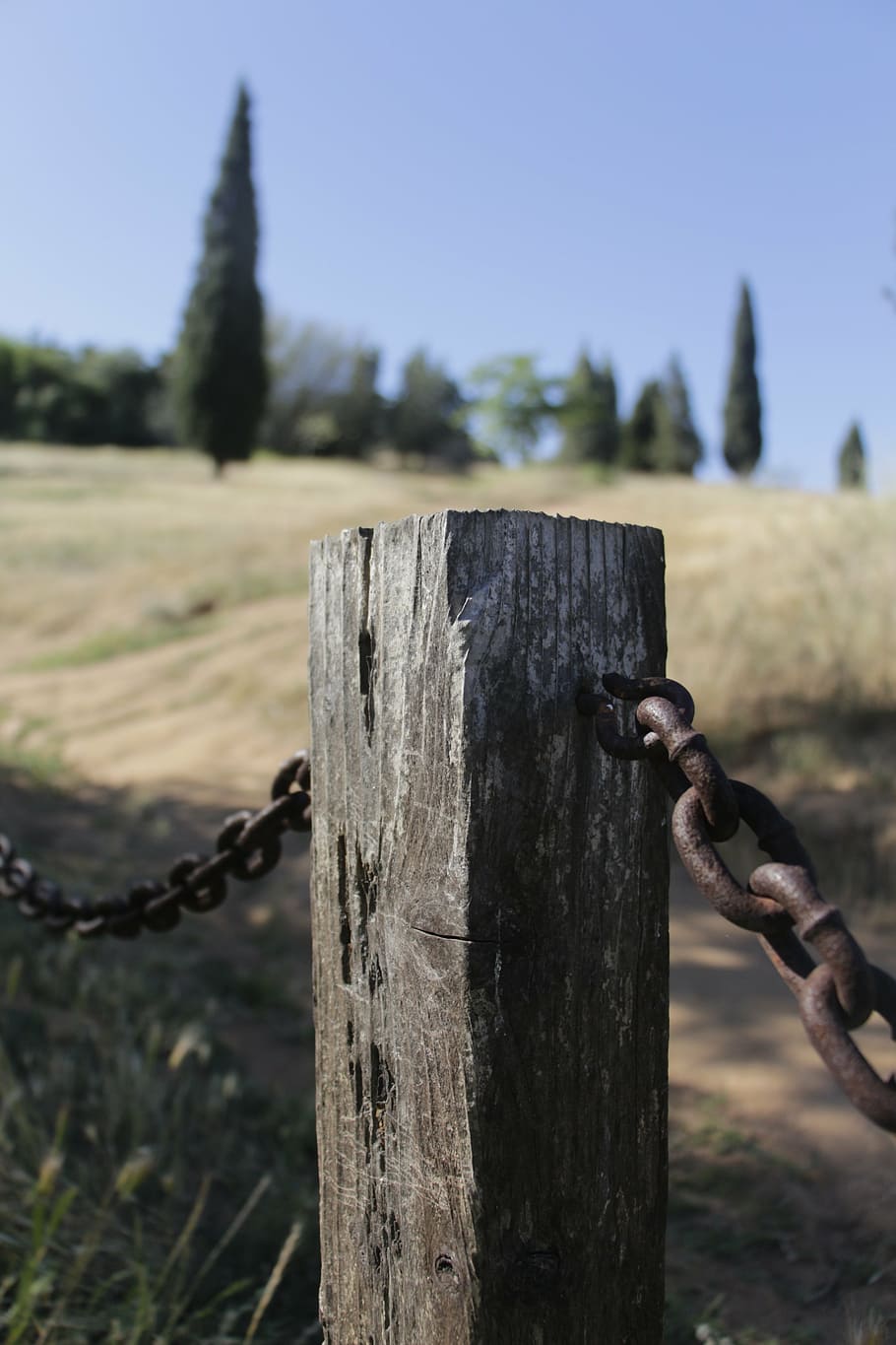 country, hill side, barn, fence, boundary, barrier, focus on foreground HD wallpaper