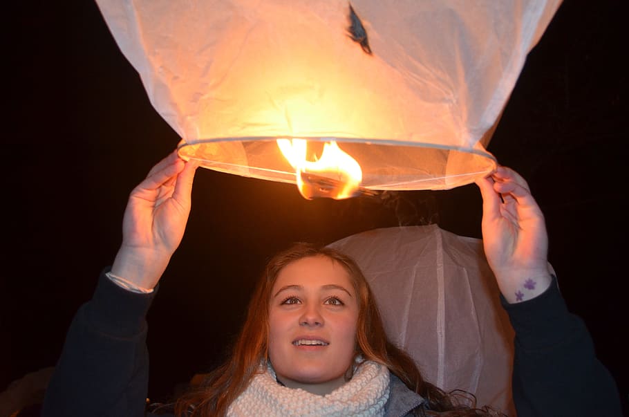 wish lantern, winter, holiday, light, snow, burning, fire, one person HD wallpaper