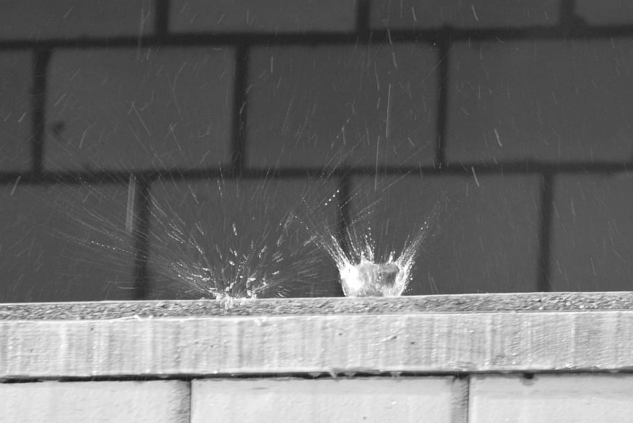 drops, explosion, water, building, nature, black white, brick HD wallpaper
