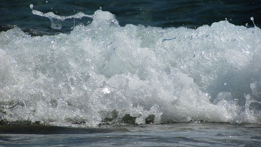 wave, bubbles, foam, spray, close up, energy, water, splash HD wallpaper