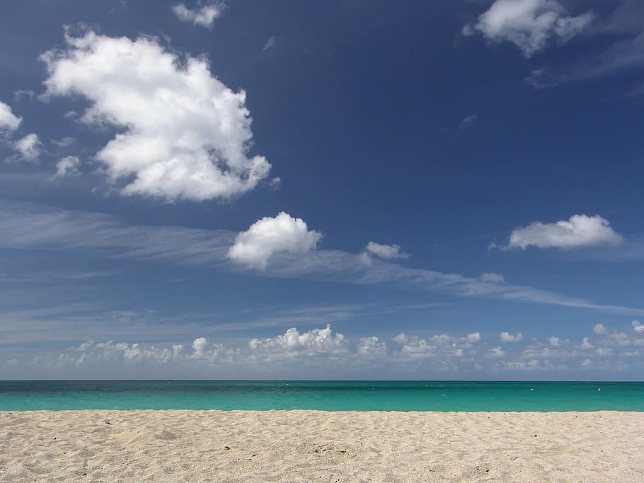 beach under white clouds, sea, unaffected, alone, beautiful beaches HD wallpaper