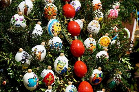 easter well, holy city, easter eggs, custom, fountain jewelry HD wallpaper