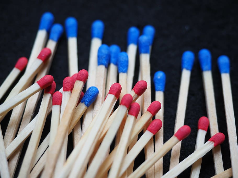red and blue matches lot, match head, kindle, sticks, sulfur, HD wallpaper